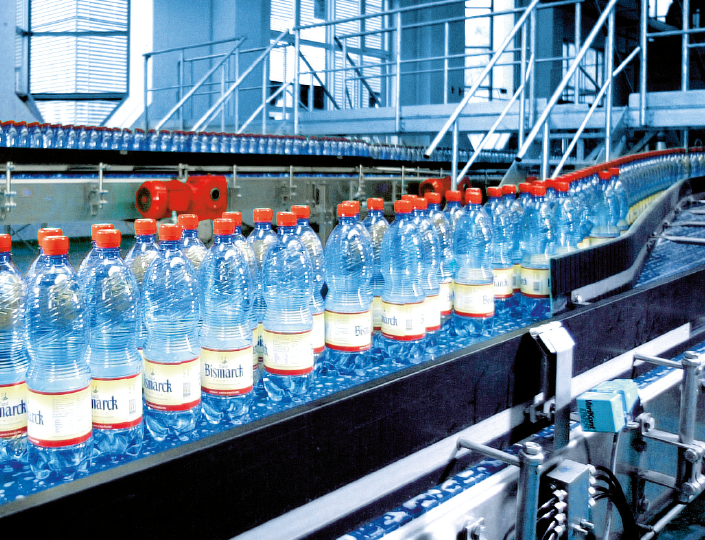 Fürst Bismarck Plastikflaschen in der Produktionsanlage